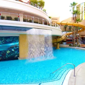 Golden Nugget & Casino Vegas Üdülőközpont